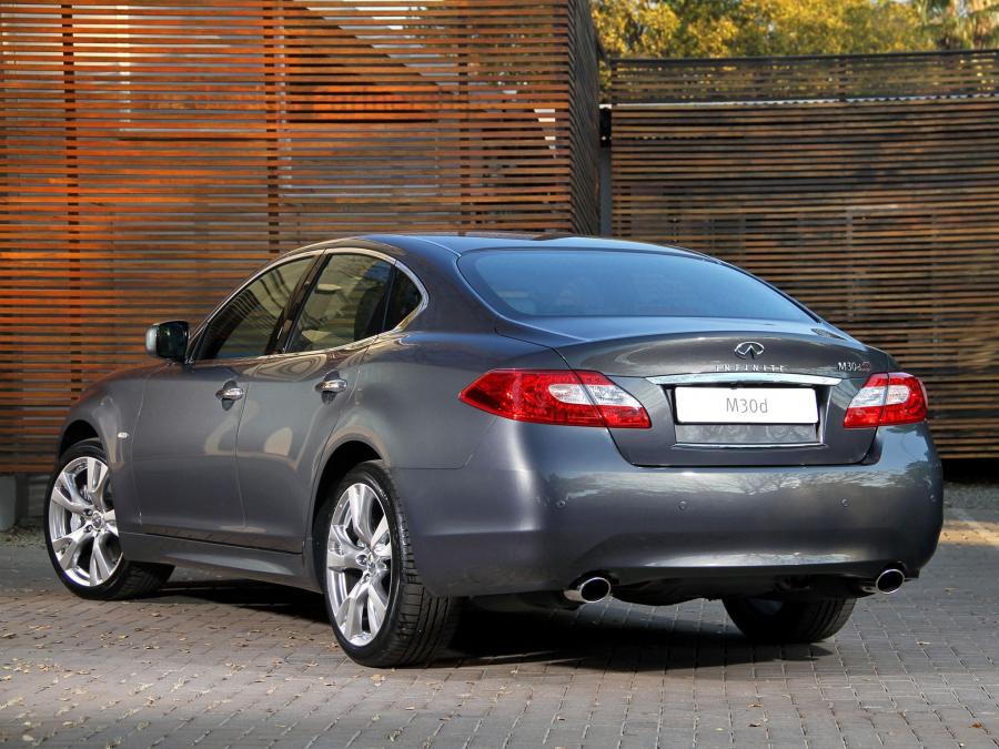  Infiniti M30d S 2012 года  (ZA) (фото 9 из 10)